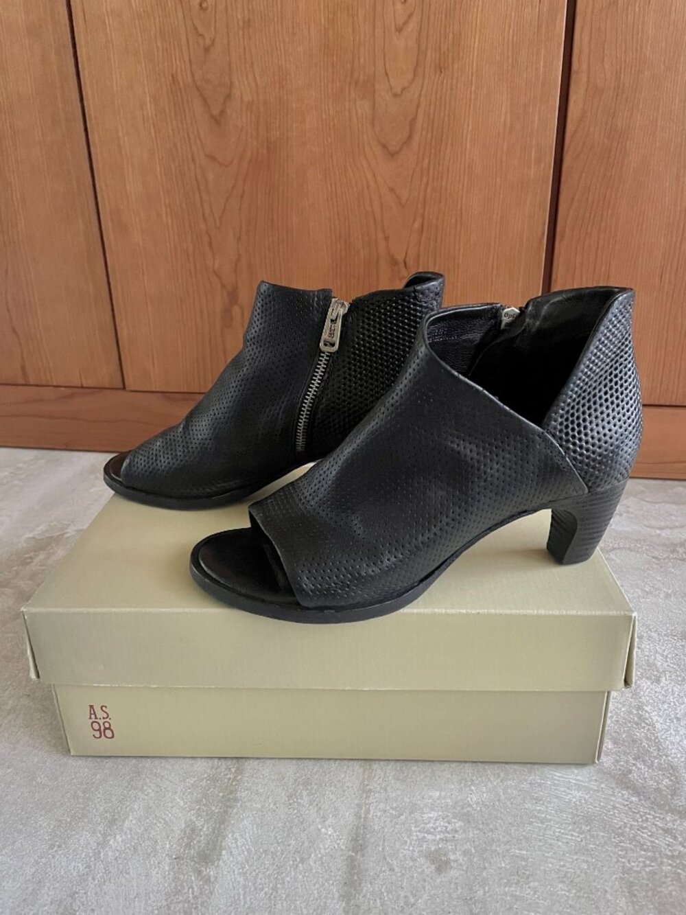 A.S. 98 Bakari Perforated Sandal Heel EU 38